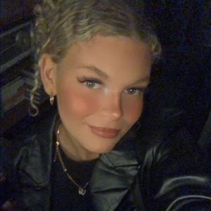 Meet your Posher, Eilish